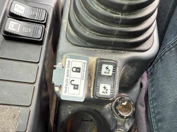 takeuchi-tl8r-image-37