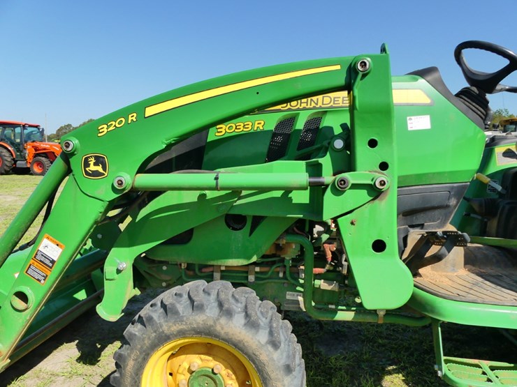2018-john-deere-3033r-image-10