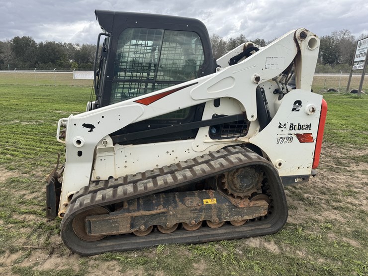 2023-bobcat-t770-image-3