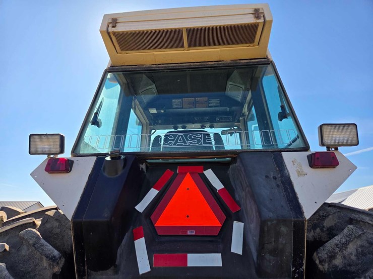 case-2290-tractor-image-4