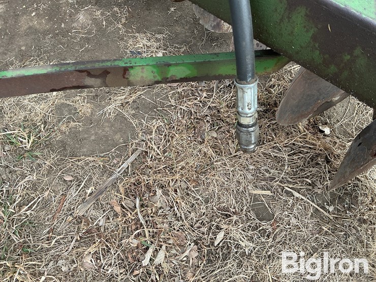 john-deere-bw-image-11