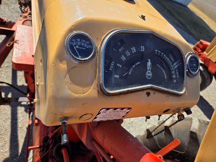 case-730-tractor-image-54