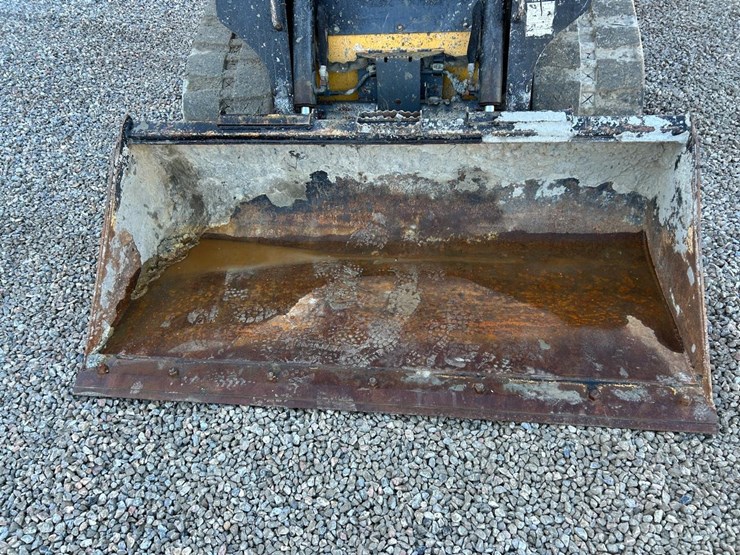 2020-deere-317g-image-9