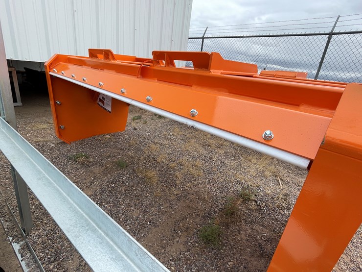 #4354-•-unused-2026-wolverine-skid-steer-snow-pusher-image-7