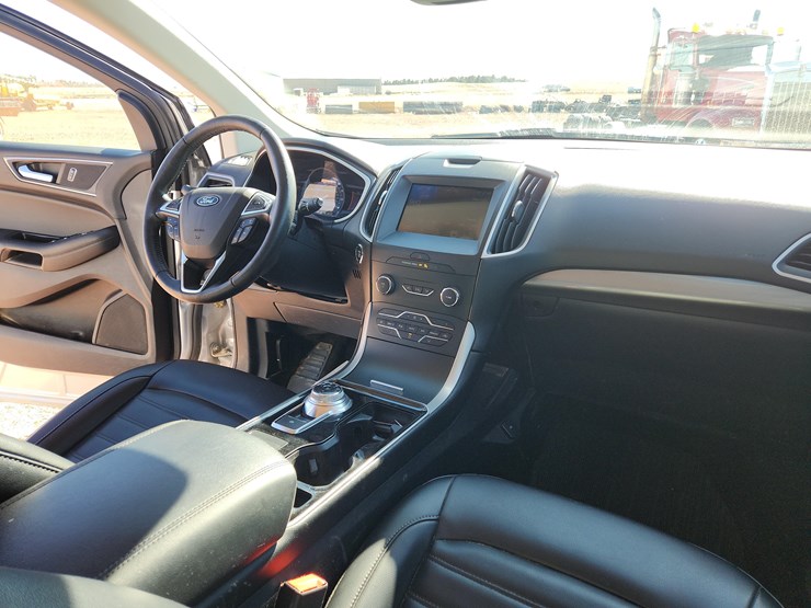2019-ford-edge-sel-image-30