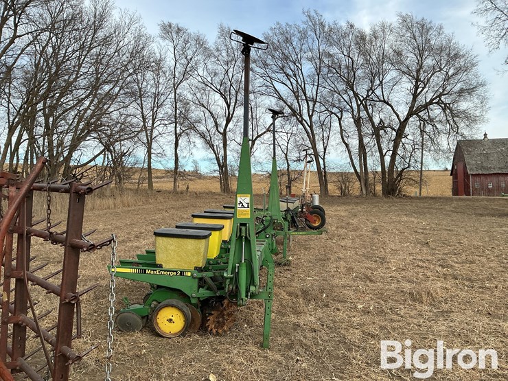 john-deere-7300-image-4