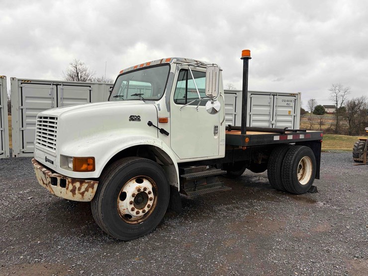 2001-international-4700-image-1