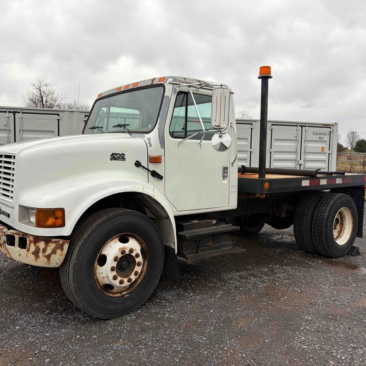 2001 INTERNATIONAL 4700