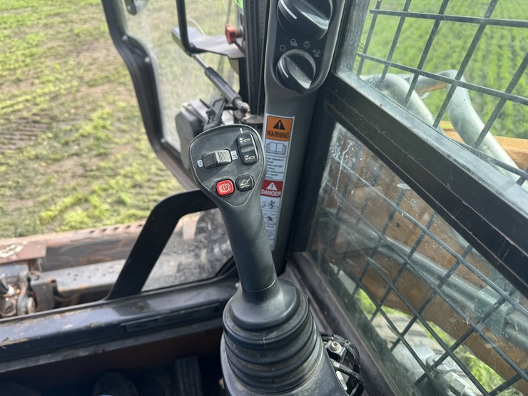 case-tv450b-image-11