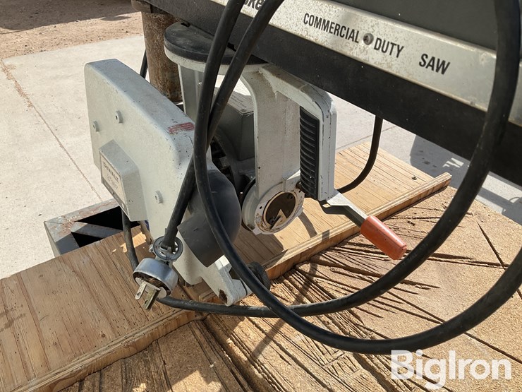 black-&-decker-radial-arm-saw-image-11