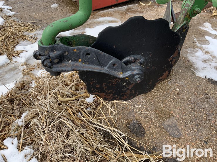 john-deere-810-image-11