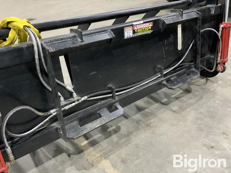 2025-massey-ferguson-730-image-9