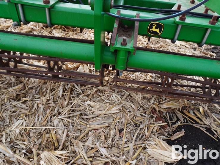 john-deere-200-image-13