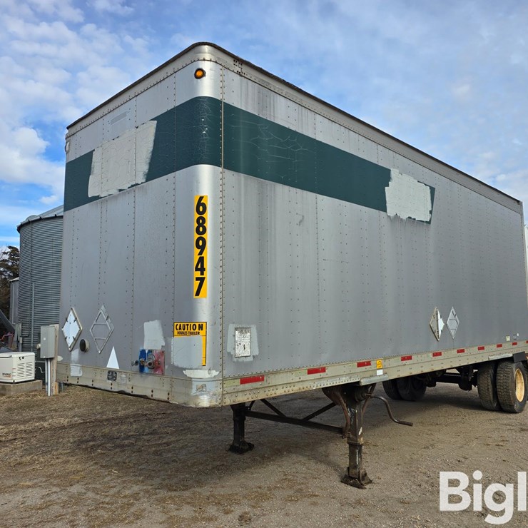 2002 TRAILMOBILE VAN TRAILER