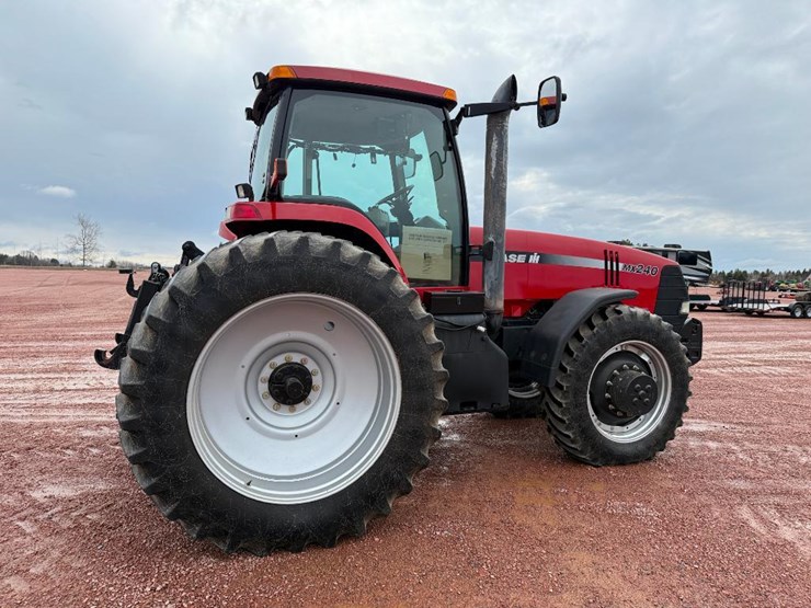 case-ih-mx240-image-2