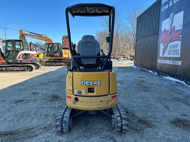 2017-deere-17g-image-3