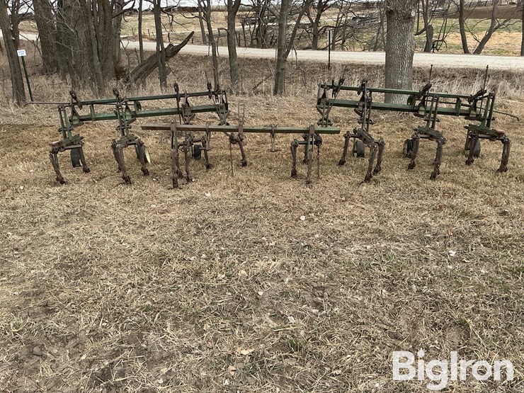 john-deere-front-mounted-cultivator-image-2