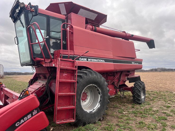 case-ih-1688-image-1