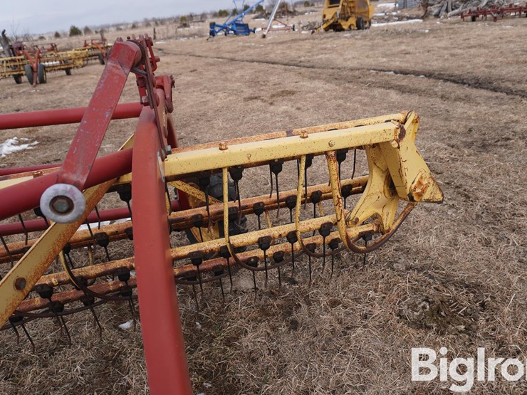 new-holland-260-image-15