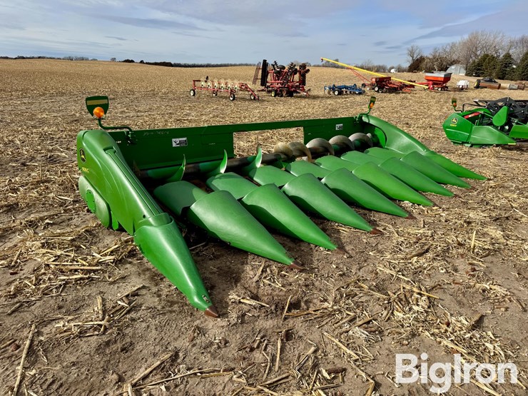 2008-john-deere-608c-image-3