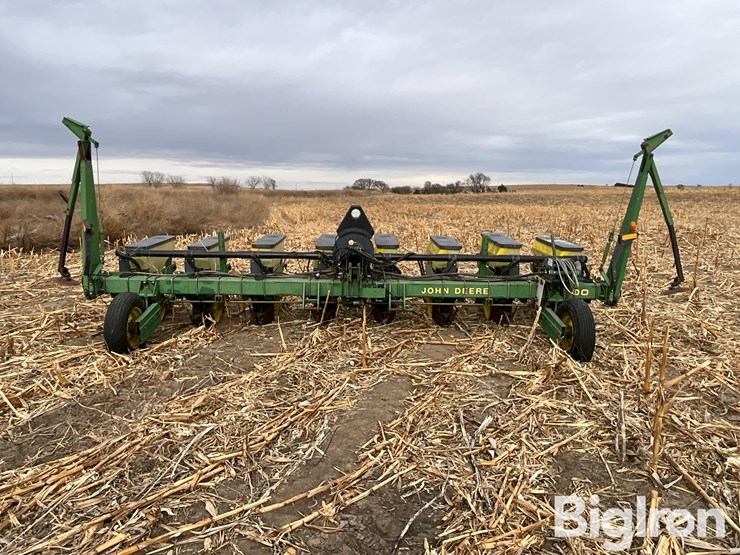 john-deere-7300-image-2