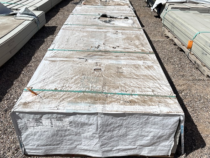 #4336-•-(appx.-308-pieces)-allura-6-¼"-primed-fiber-cement-smooth-lap-siding-image-1