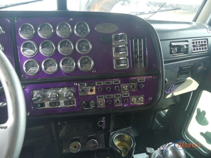 2005-peterbilt-379-image-18