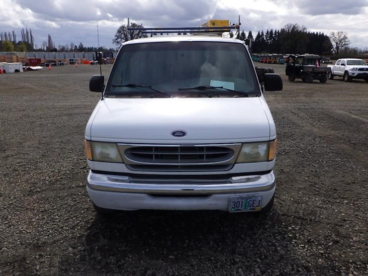 2002-ford-cargo-image-2