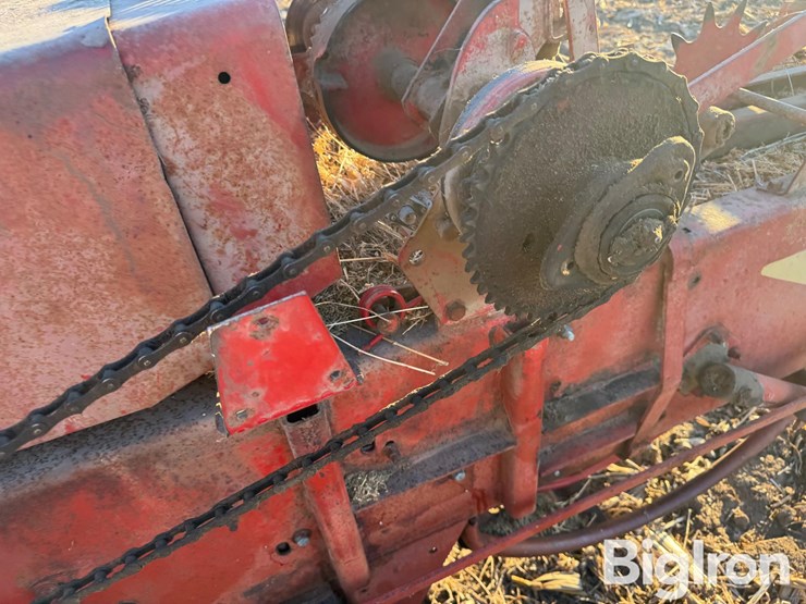 new-holland-275-image-19