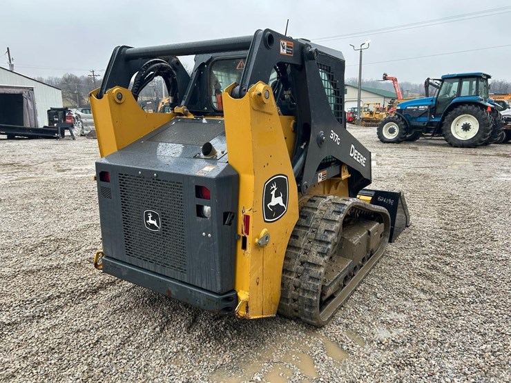 2022-deere-317g-image-4