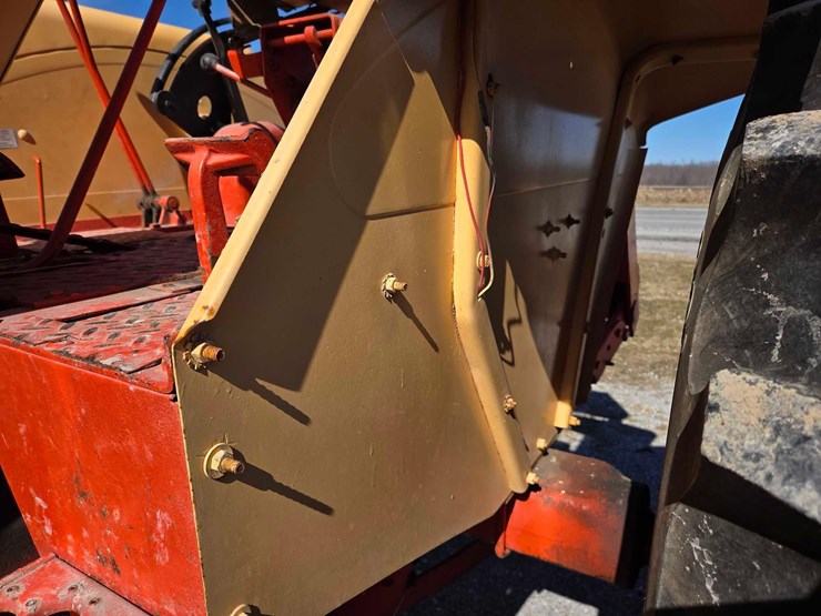 case-730-comfort-king-tractor-image-40