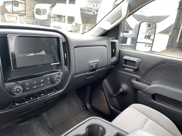 2015-chevrolet-silverado-2500-image-53