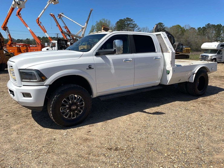 2010-dodge-ram-3500-image-1