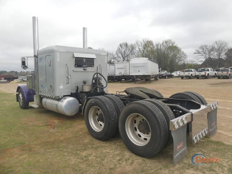 2005-peterbilt-379-image-3