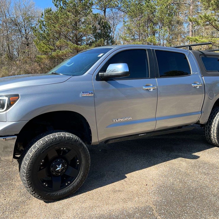 2010 TOYOTA TUNDRA