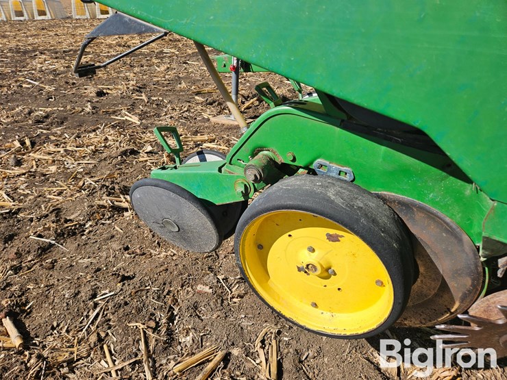 john-deere-7200-image-12