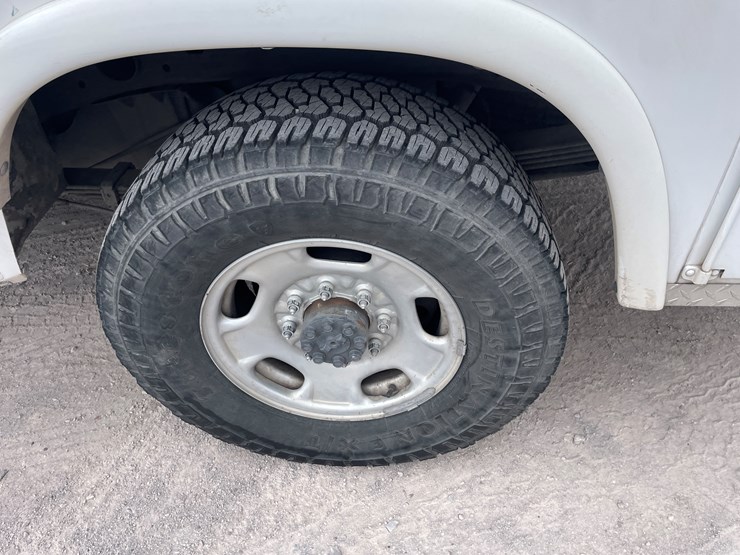 2015-chevrolet-silverado-2500-image-19