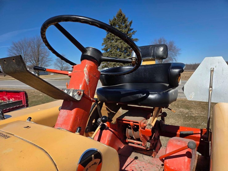 case-730-comfort-king-tractor-image-22