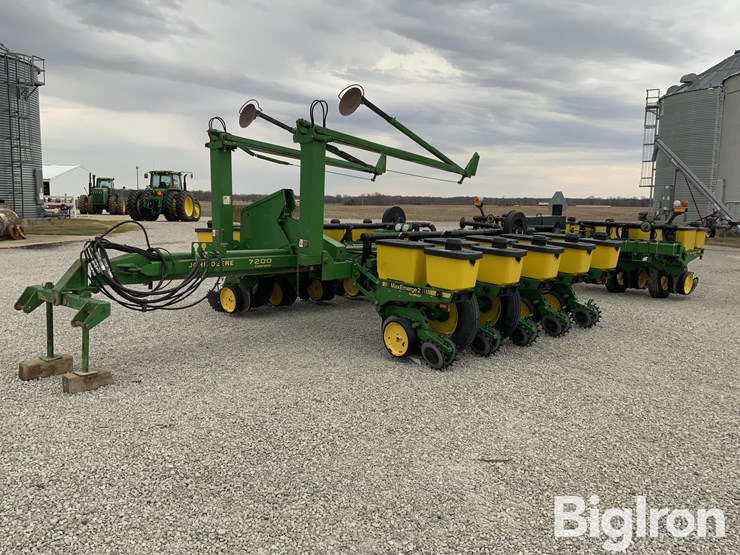 1995-john-deere-7200-image-1