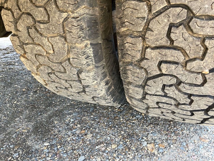 2010-dodge-ram-3500-image-21