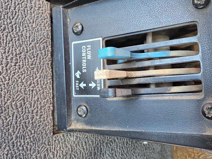 ih-5288-tractor-image-60