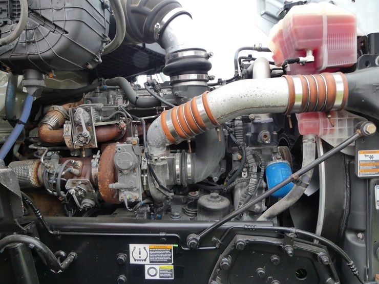 2015-kenworth-t680-image-16