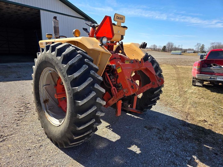 case-730-comfort-king-tractor-image-44