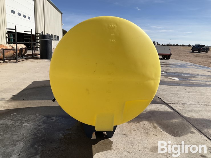 claas-rear-deck-mount-saddle-tanks-image-4