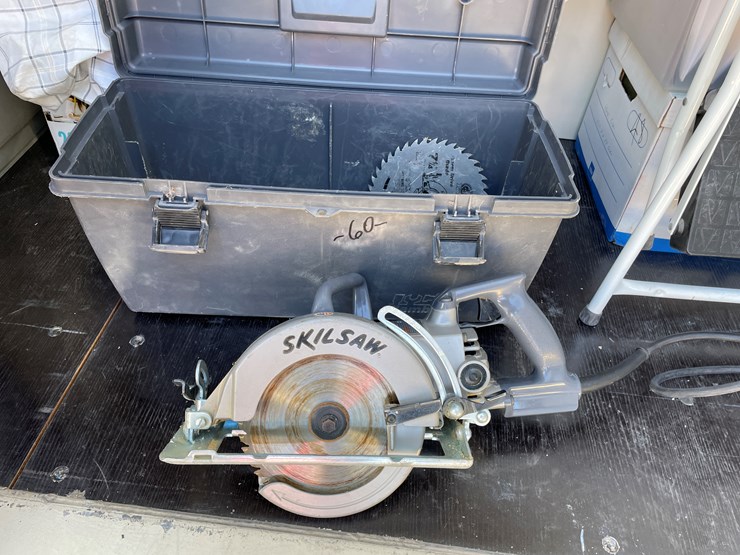 #1487-•-skilsaw-7-1/4"-worm-drive-saw-(offsite-in-el-paso)-image-1