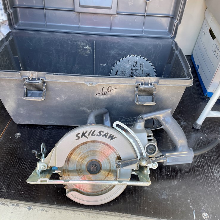 #1487 • Skilsaw 7-1/4" Worm Drive Saw (Offsite in El Paso)