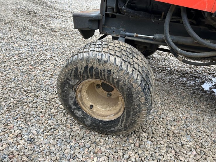 kubota-f2690-image-11