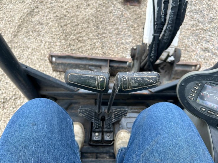 2021-bobcat-e35-image-24