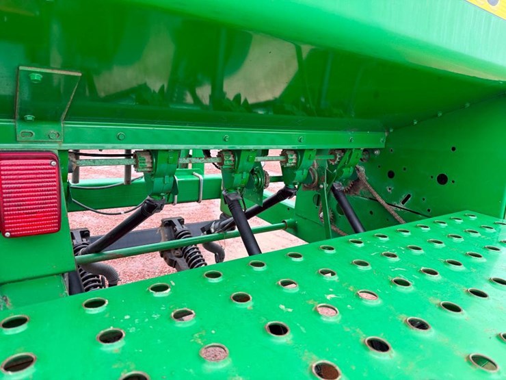 john-deere-1560-image-36