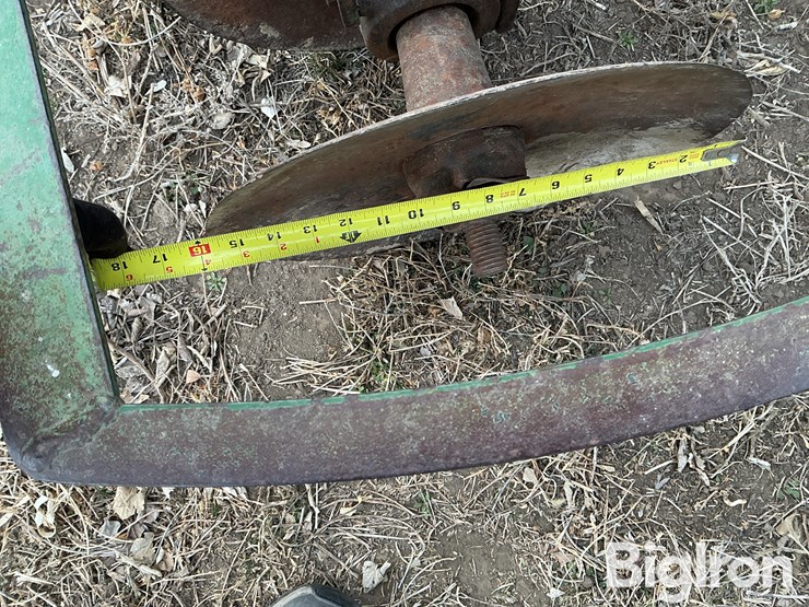 john-deere-bw-image-16